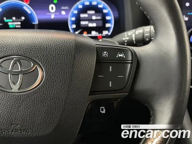 Toyota Alphard 2023 — Photo 12/20