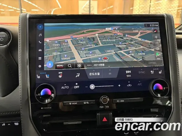 Toyota Alphard 2023 — Photo 14/20