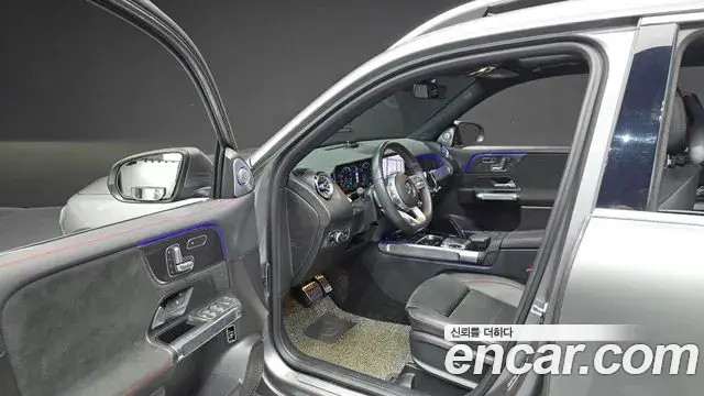 Mercedes-Benz GLB-Class 2020 — Фото 10/20