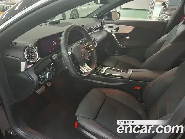 Mercedes-Benz CLA-Class 2026 — Photo 13/20