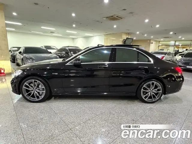 Mercedes-Benz C-Class 2020 — Photo 2/20