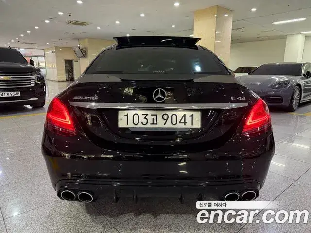 Mercedes-Benz C-Class 2020 — Photo 3/20