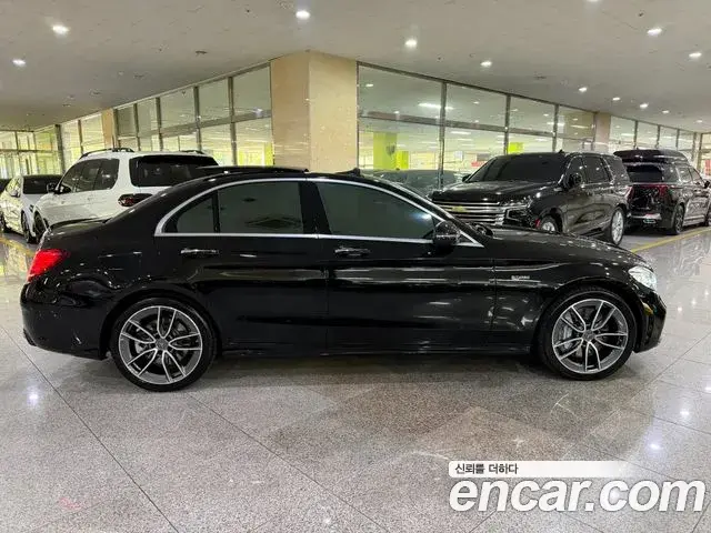 Mercedes-Benz C-Class 2020 — Photo 4/20