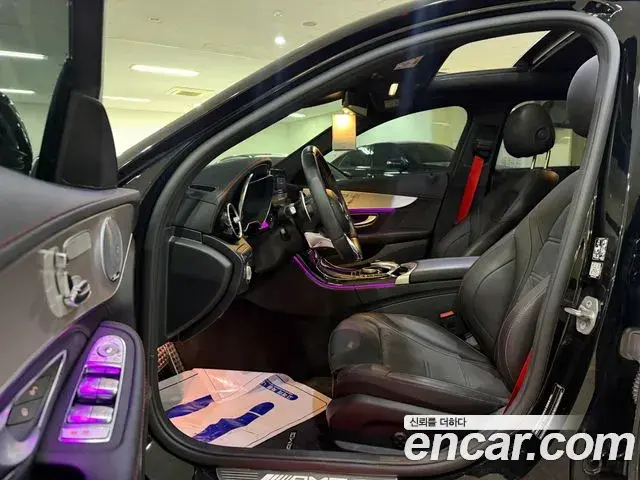 Mercedes-Benz C-Class 2020 — Photo 9/20