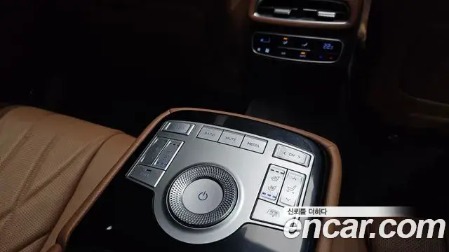 Genesis Electrified G80 2021 — Photo 17/20