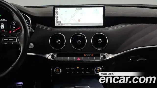 Kia Stinger 2021 — Şəkil 14/20