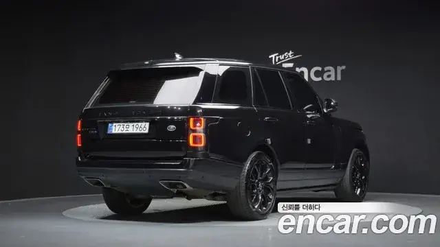 Land Rover Range Rover 2018 — Photo 2/20