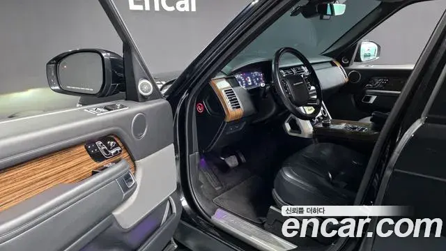 Land Rover Range Rover 2018 — Photo 10/20