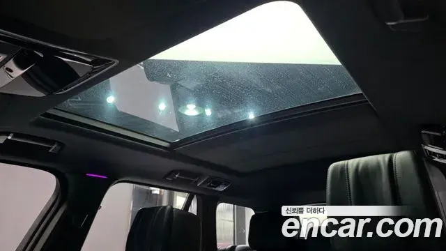Land Rover Range Rover 2018 — Photo 18/20