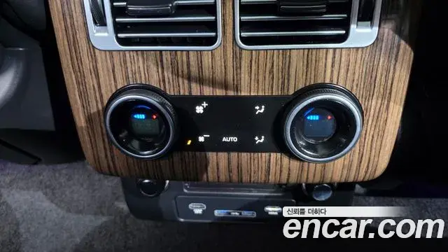 Land Rover Range Rover 2018 — Photo 19/20