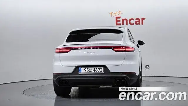 Porsche Cayenne 2020 — Photo 4/20