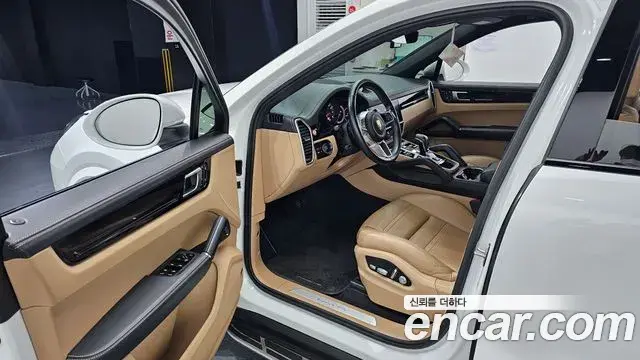 Porsche Cayenne 2020 — Photo 10/20