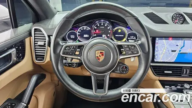 Porsche Cayenne 2020 — Photo 13/20