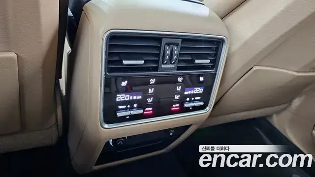 Porsche Cayenne 2020 — Photo 17/20