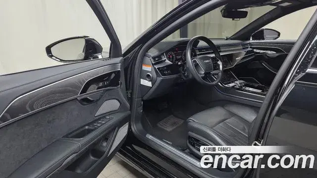 Audi A8 2023 — Photo 10/20