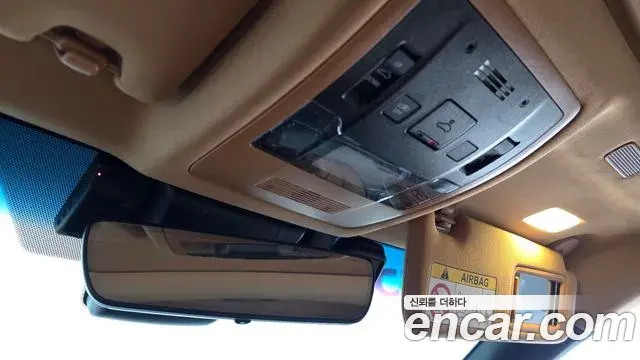 Lexus ES300h 2023 — Photo 19/20