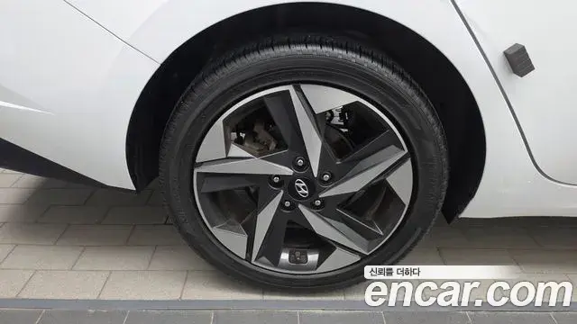 Hyundai Avante 2022 — Photo 4/20
