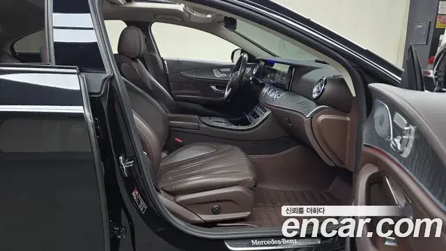 Mercedes-Benz CLS-Class 2020 — Photo 11/20