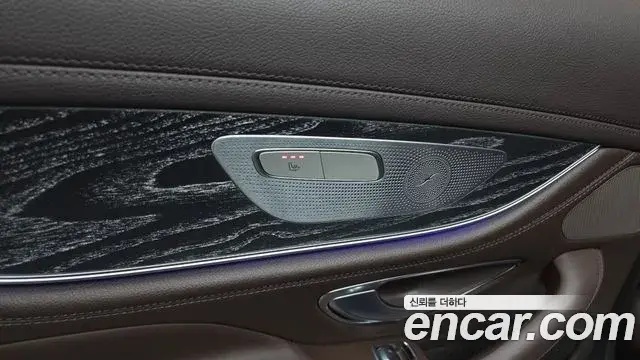 Mercedes-Benz CLS-Class 2020 — Photo 18/20