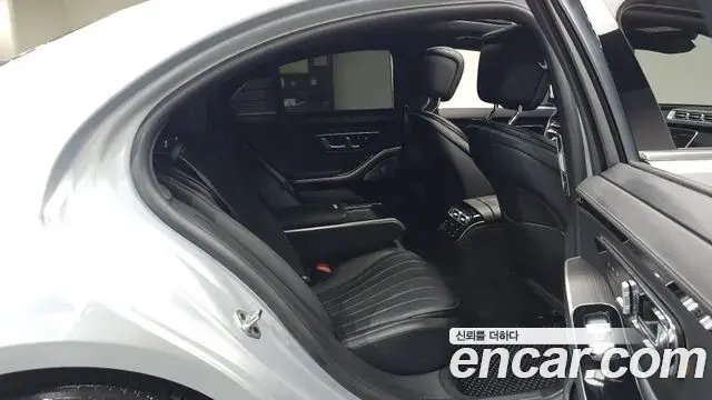 Mercedes-Benz S-Class 2022 — Photo 12/20