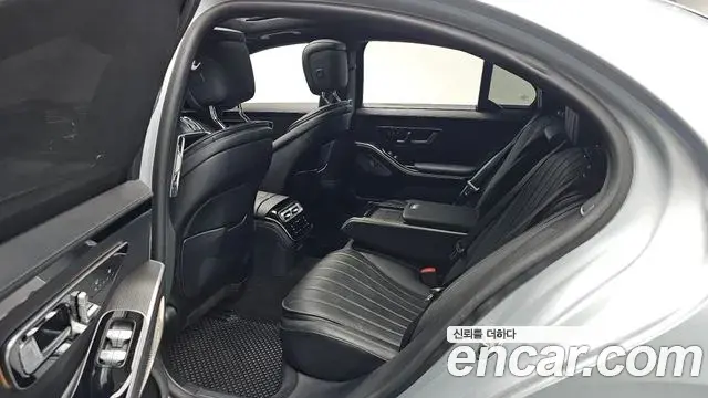 Mercedes-Benz S-Class 2022 — Photo 13/20