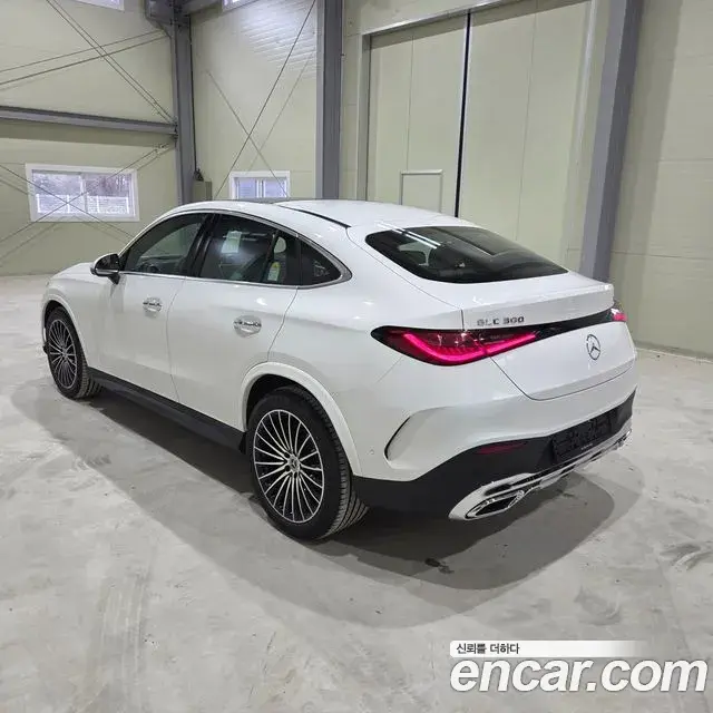 Mercedes-Benz GLC-Class 2026 — Photo 1/15