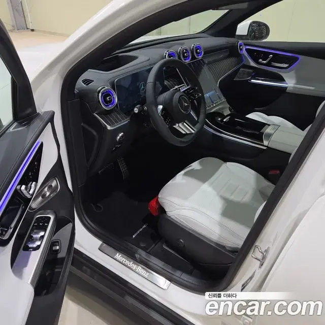 Mercedes-Benz GLC-Class 2026 — Photo 8/15