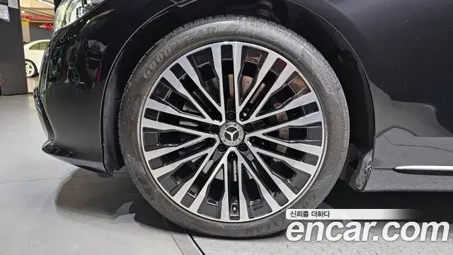 Mercedes-Benz S-Class 2022 — Photo 5/20