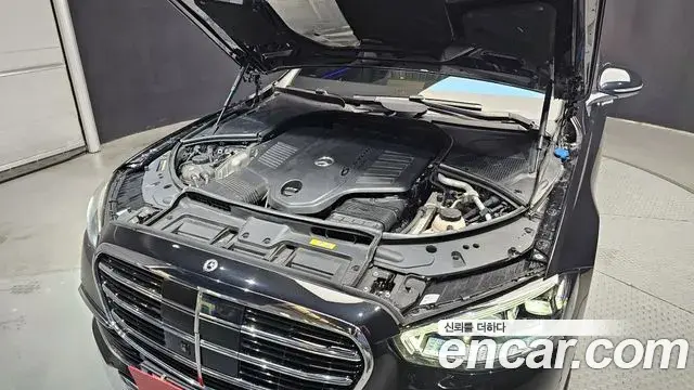 Mercedes-Benz S-Class 2022 — Photo 6/20