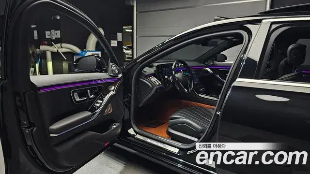 Mercedes-Benz S-Class 2022 — Photo 11/20