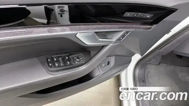Volkswagen Touareg 2022 — Photo 19/20