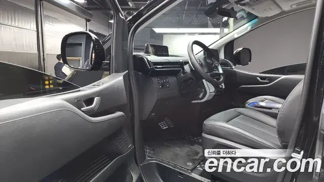 Hyundai Staria 2021 — Фото 10/20