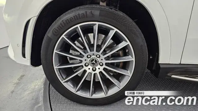Mercedes-Benz GLE-Class 2023 — Photo 5/20