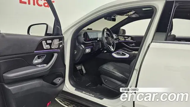 Mercedes-Benz GLE-Class 2023 — Photo 10/20