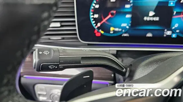Mercedes-Benz GLE-Class 2023 — Photo 18/20