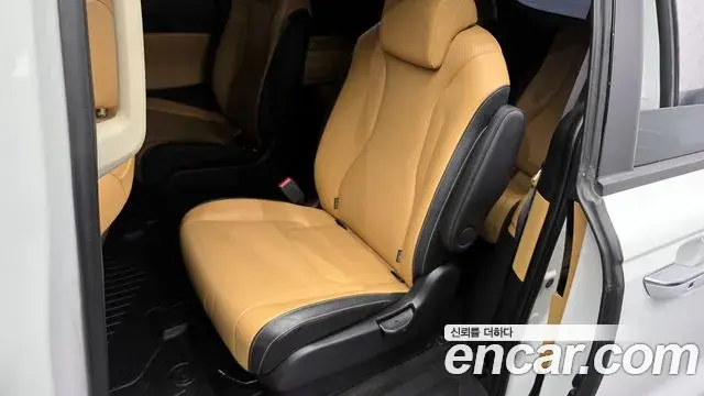 Kia Carnival 2023 — Şəkil 11/20