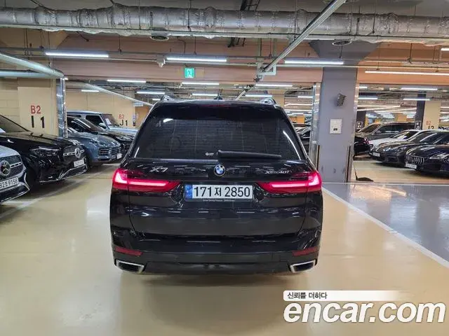 BMW X7 2022 — Photo 4/12