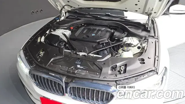 BMW 5 Series 2018 — ფოტო 1/20