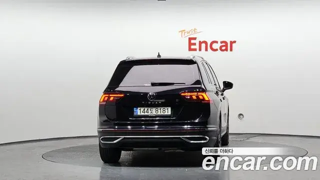 Volkswagen Tiguan 2021 — Photo 13/20