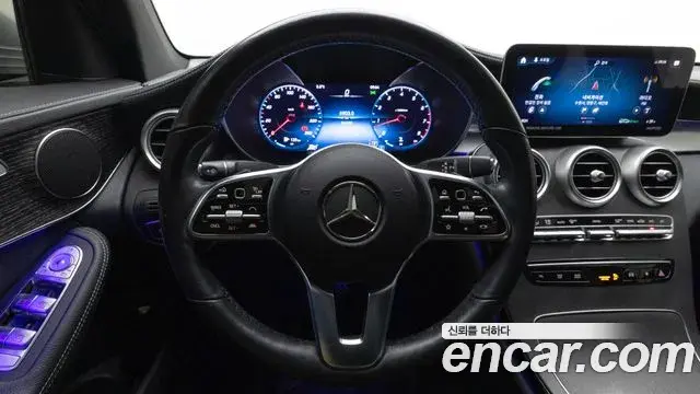 Mercedes-Benz GLC-Class 2023 — Photo 19/20
