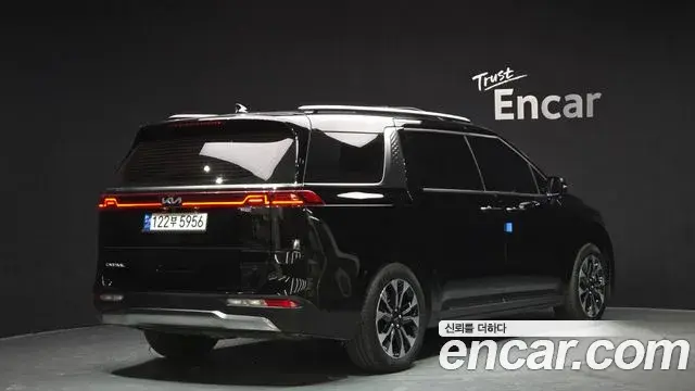 Kia Carnival 2023 — Фото 2/20