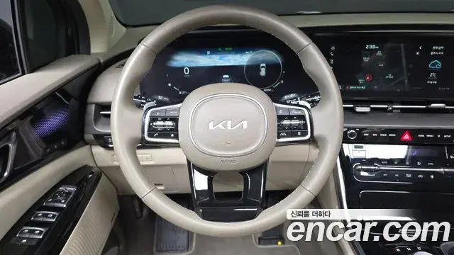 Kia Carnival 2023 — Фото 13/20