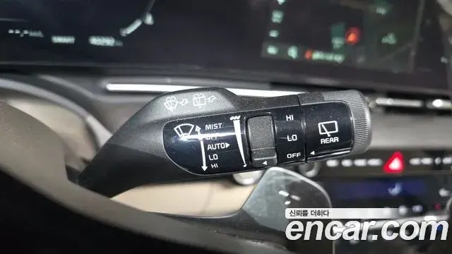 Kia Carnival 2023 — Фото 18/20