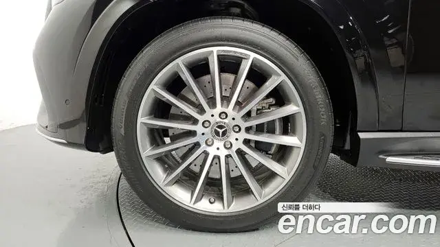 Mercedes-Benz GLE-Class 2025 — Photo 5/20