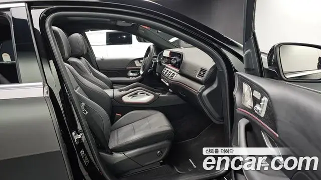 Mercedes-Benz GLE-Class 2025 — Photo 10/20