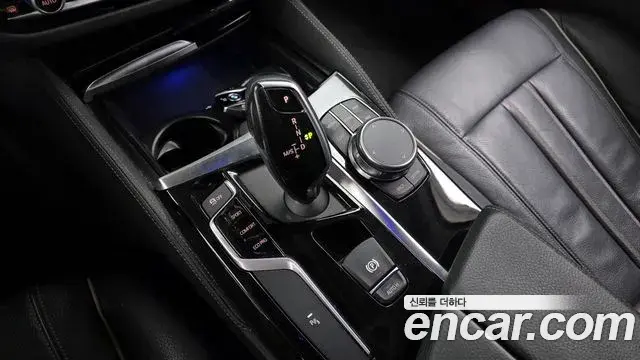 BMW 5 Series 2019 — Şəkil 7/20