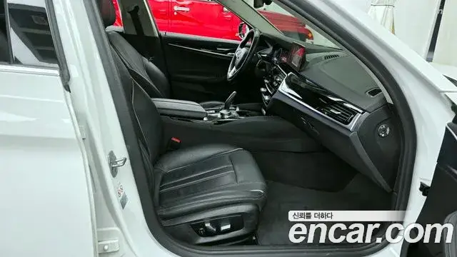 BMW 5 Series, 2019