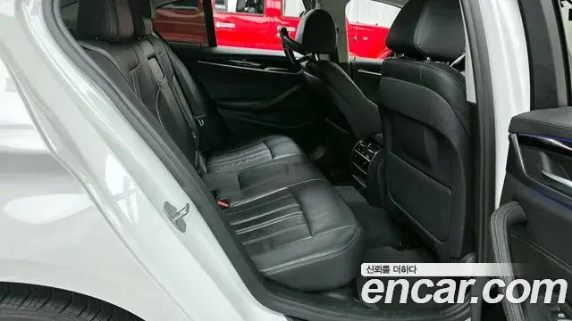 BMW 5 Series 2019 — Şəkil 20/20