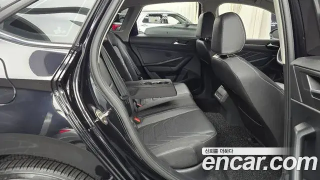 Volkswagen Jetta 2024 — Photo 6/20