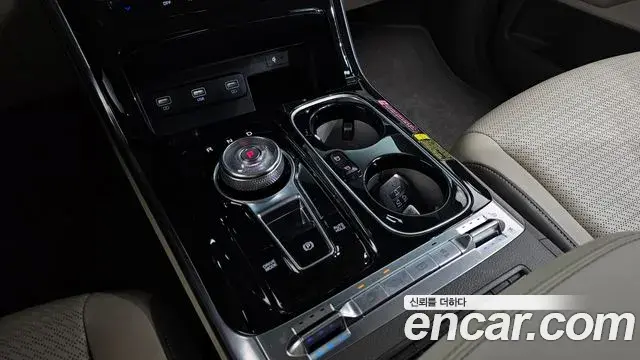 Kia Carnival 2021 — Şəkil 9/20
